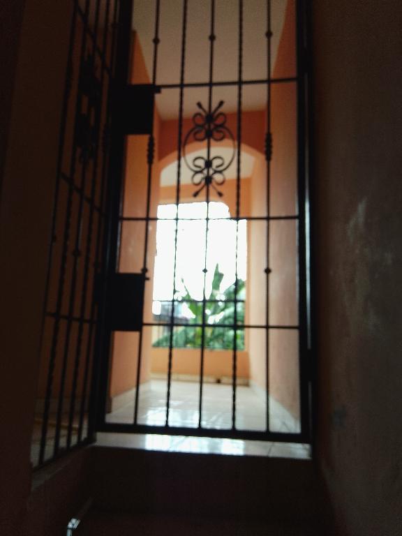 Hierro puerta con su marcador hierros en Santo Domingo Este Foto 7237834-2.jpg