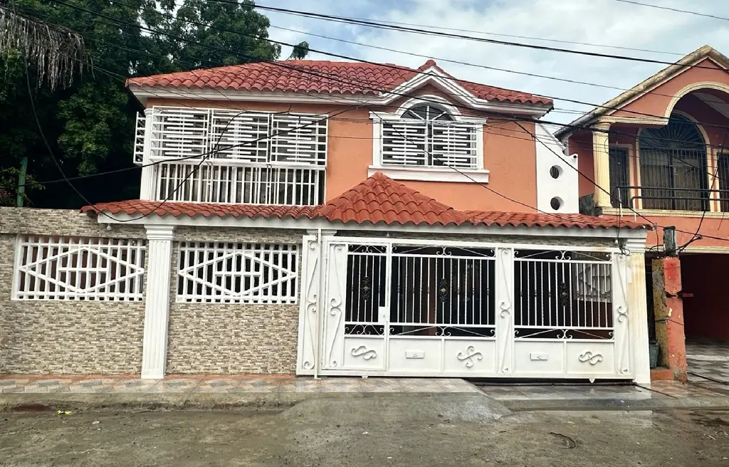 VENDO HERMOSA CASA DE 2 NIVELES EN LUCERNA Foto 7237858-1.jpg