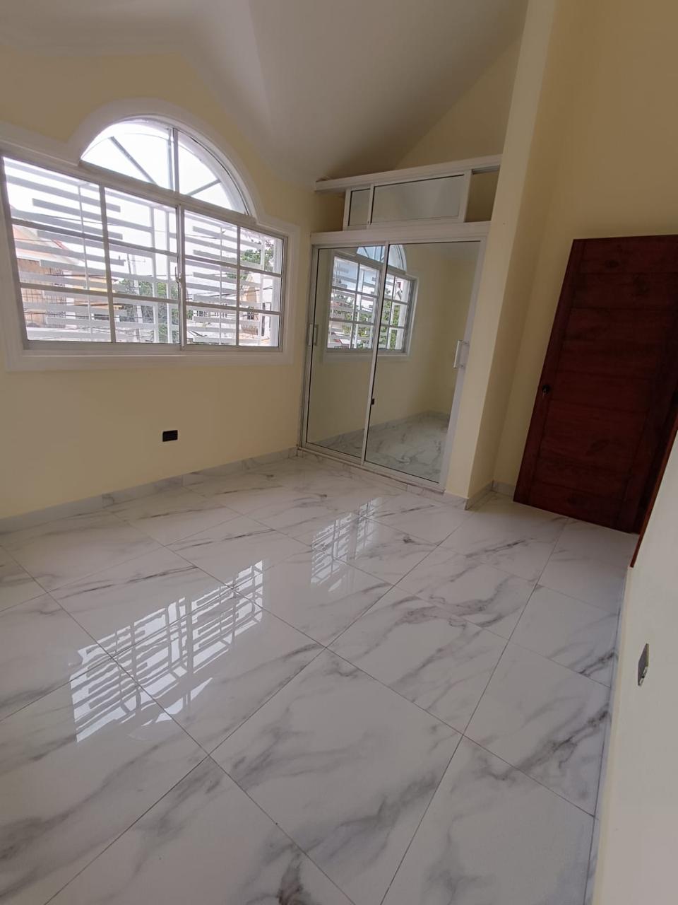 VENDO HERMOSA CASA DE 2 NIVELES EN LUCERNA Foto 7237858-8.jpg