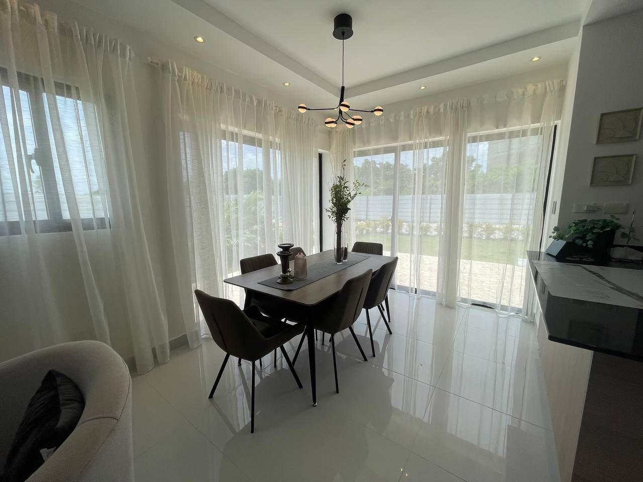 VENDO Proyecto De Villas De 2 Niveles Con Linea Blanca Incluida En Pun Foto 7238106-7.jpg