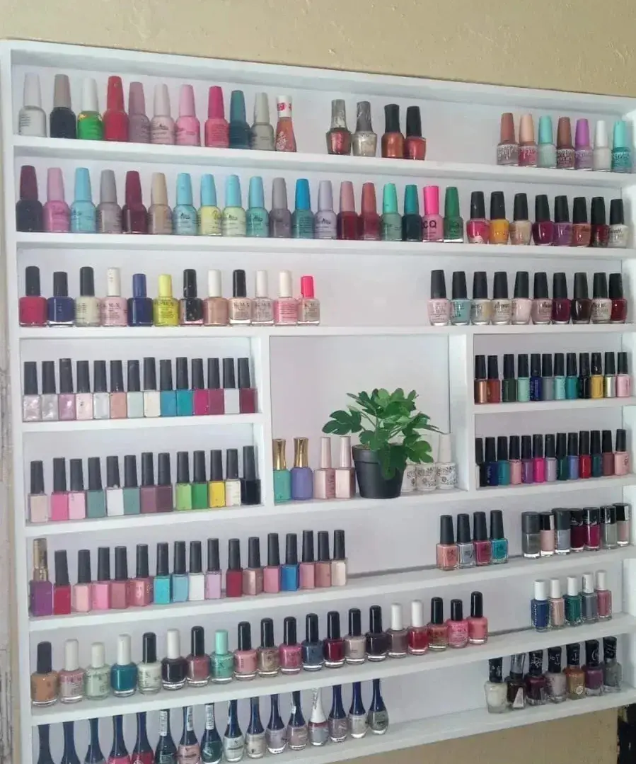 Mesas de Uñas en Ventas con Tope en Cristal y Exibidores de Esmaltes. Foto 7238219-1.jpg