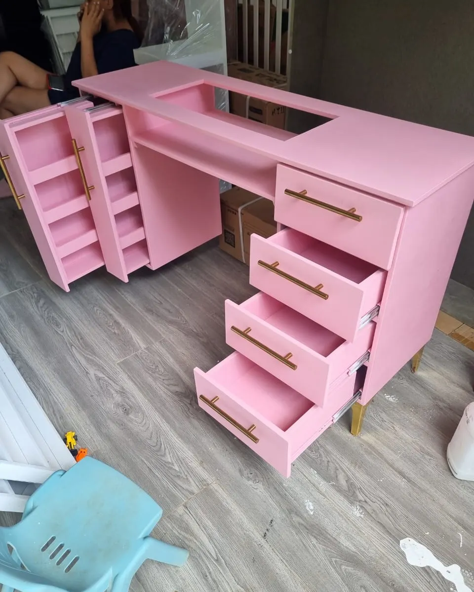 Mesas de Uñas en Ventas con Tope en Cristal y Exibidores de Esmaltes. Foto 7238219-3.jpg