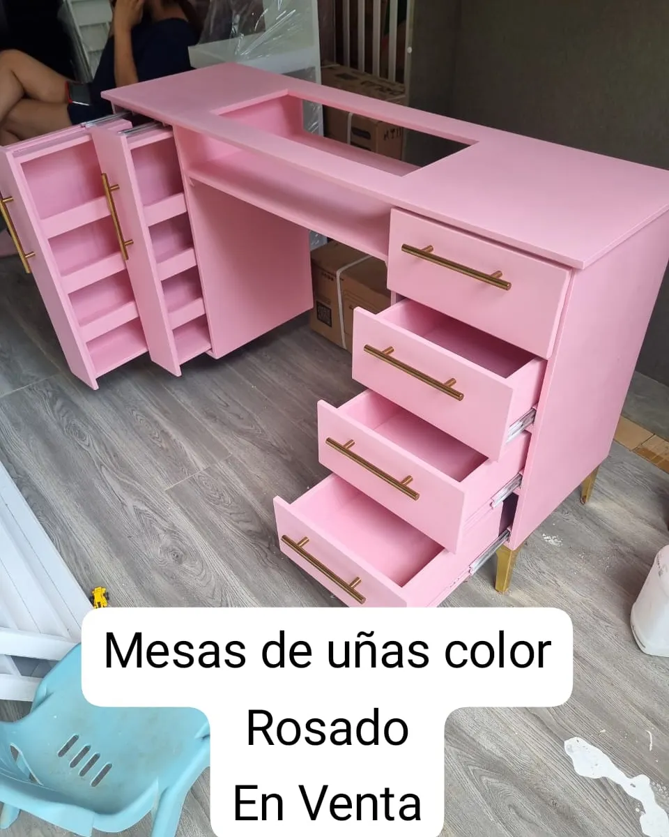 Mesas de Uñas en Ventas con Tope en Cristal y Exibidores de Esmaltes. Foto 7238219-6.jpg