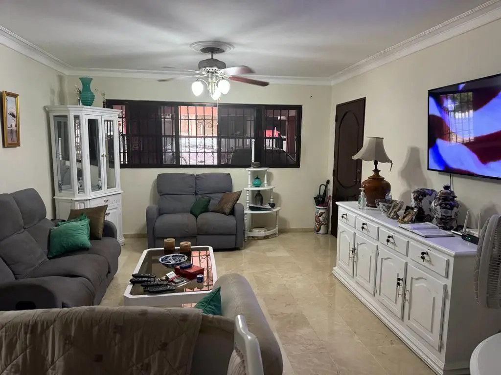 Se vende un apartamento en Mirador Sur Santo Domingo D.N. 1er Piso.  1 Foto 7238232-3.jpg