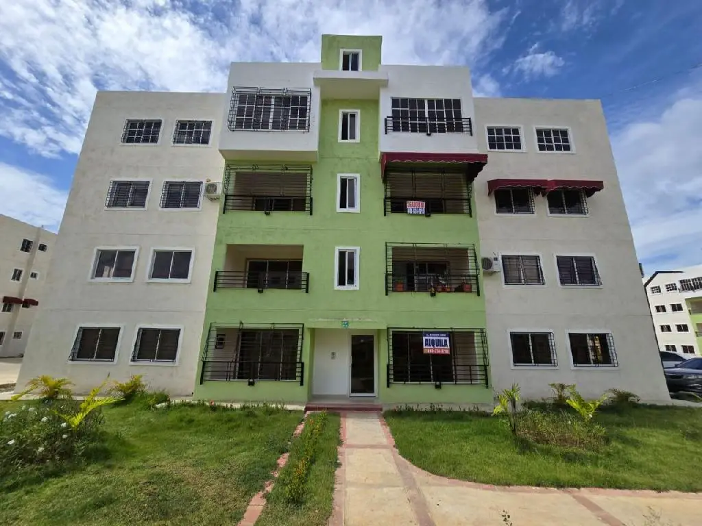 Apartamento de Alquiler en Jardines Del Arroyo Avenida Jacobo Majluta. Foto 7238283-1.jpg