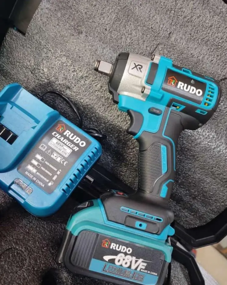 Coje puntaTaladro de impacto de 68 voltio recargable con 2 bateria  Foto 7238655-1.jpg