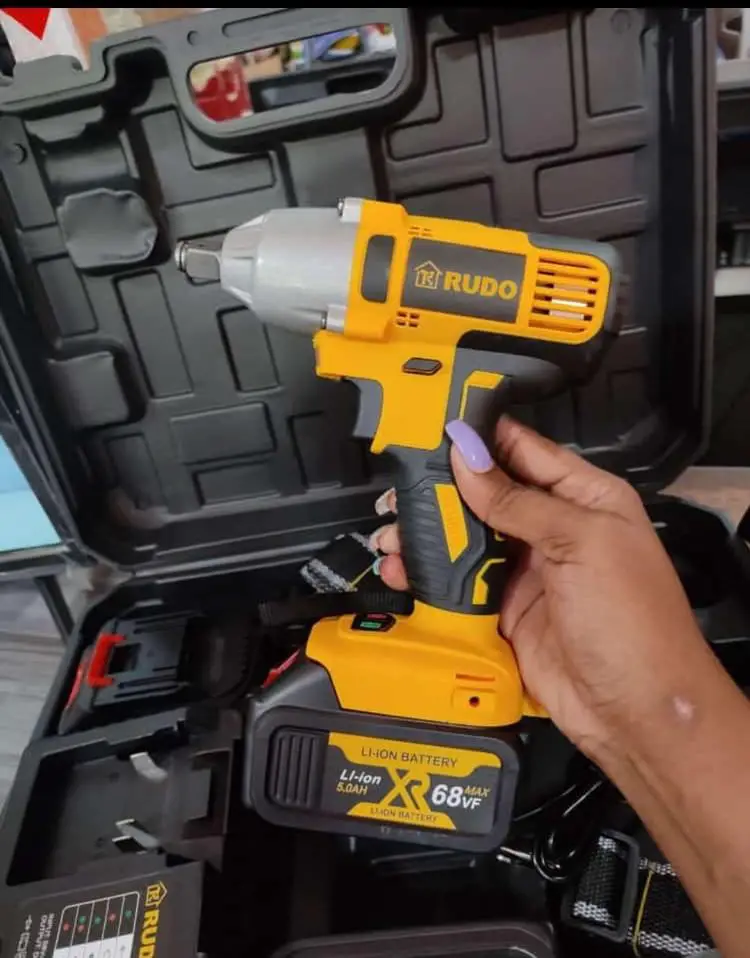 Taladro de impacto de 68 voltio recargable con 2 baterias coje punta   Foto 7238690-1.jpg