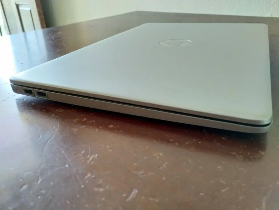 Laptop HP 15 Touch Core i5-10th Gen 256GB SSD 16GB RAM Windows 10 Inte Foto 7238907-2.jpg