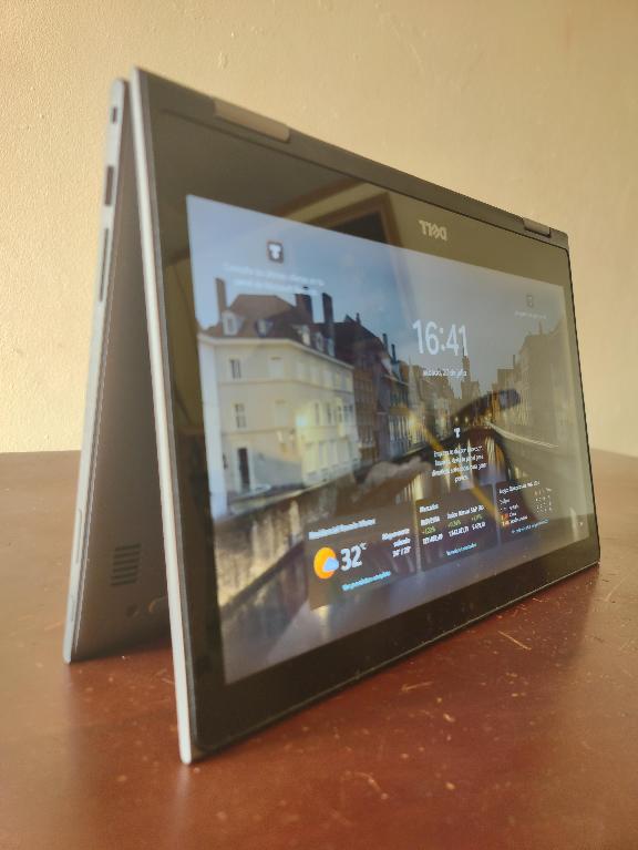 Laptop 2in1 Dell Inspiron 13 Core i5 8th Gen 256GB SSD 8GB RAM Touchsc Foto 7238911-1.jpg