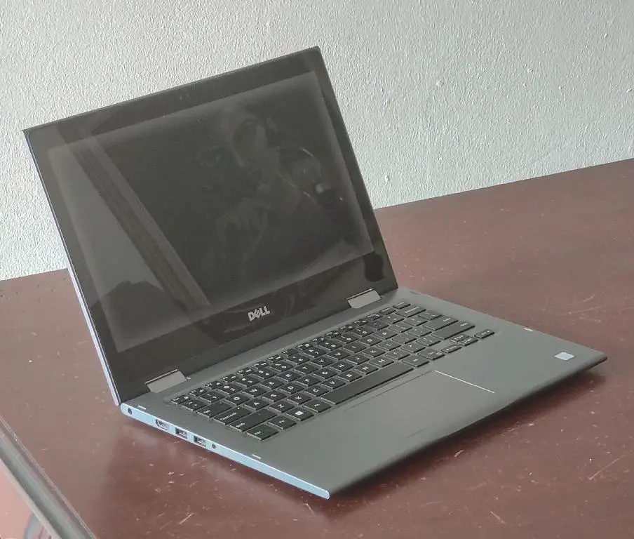 Laptop 2in1 Dell Inspiron 13 Core i5 8th Gen 256GB SSD 8GB RAM Touchsc Foto 7238911-2.jpg
