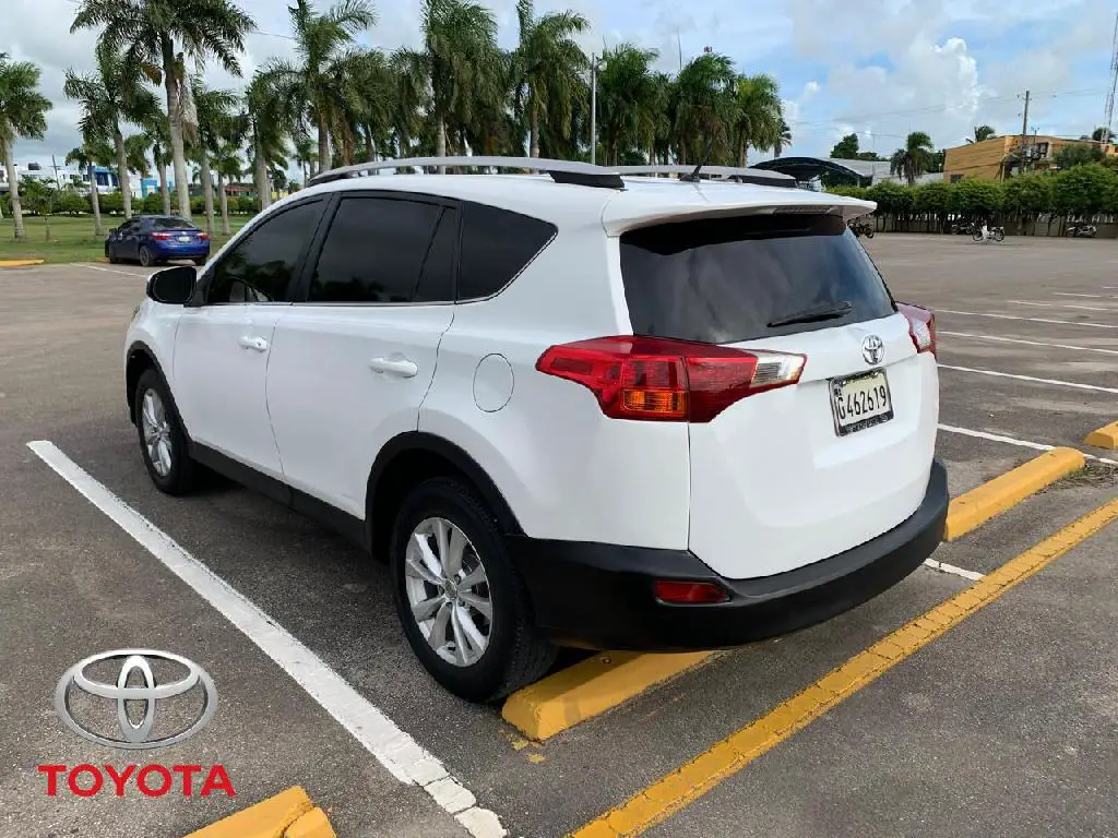 Toyota Rav-4 LE 4X4 en La Altagracia Foto 7239155-3.jpg