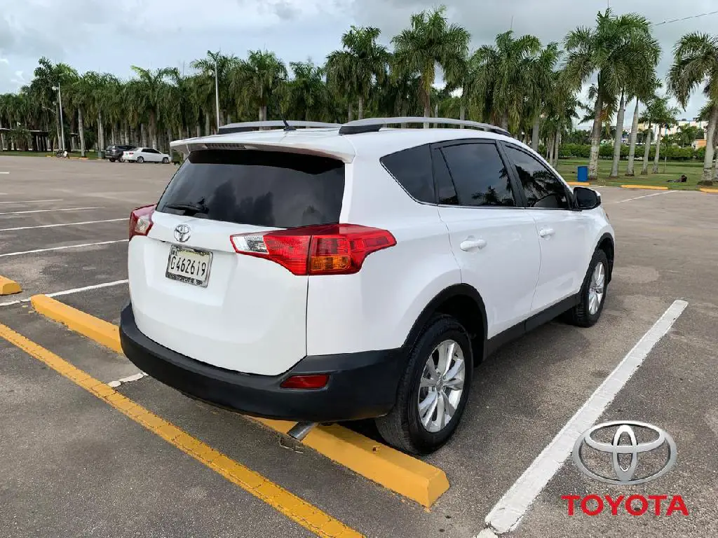 Toyota Rav-4 LE 4X4 en La Altagracia Foto 7239155-4.jpg