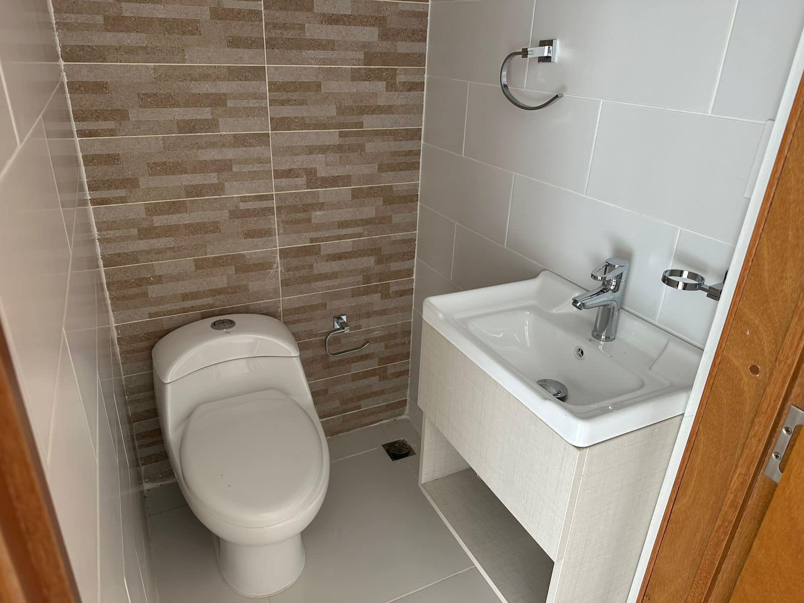 VPI-A 2024-0099 Alquilo Apartamento Residencial Llanos de Gurabo Santi Foto 7239180-5.jpg