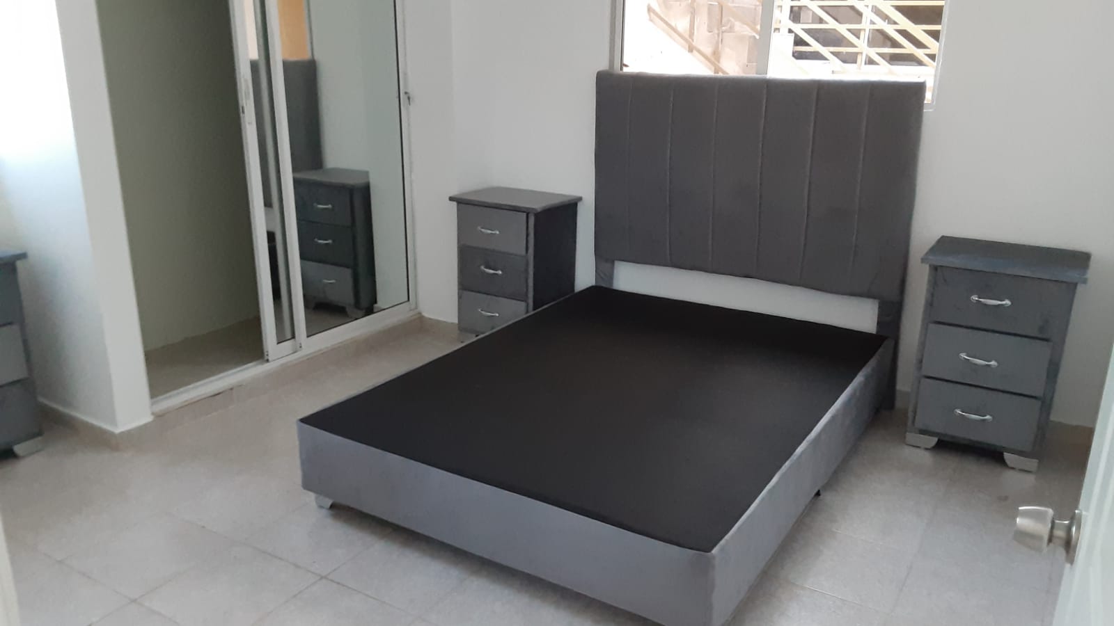 hermosa base de cama con espaldar  Foto 7239188-1.jpg