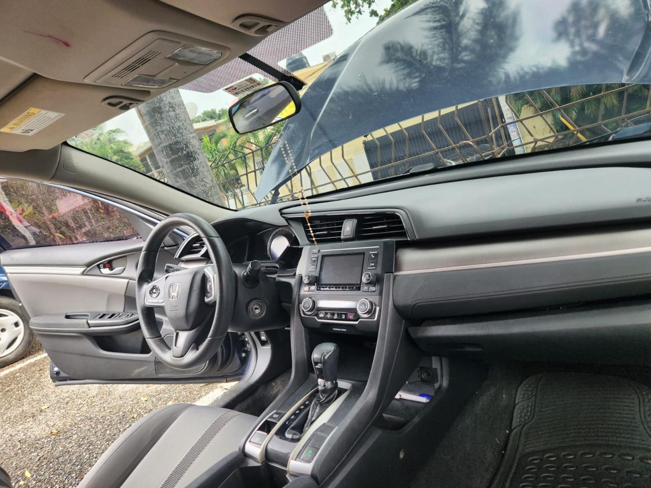 Vendo Honda Civic Lx 2017 en Santo Domingo DN Foto 7239539-1.jpg