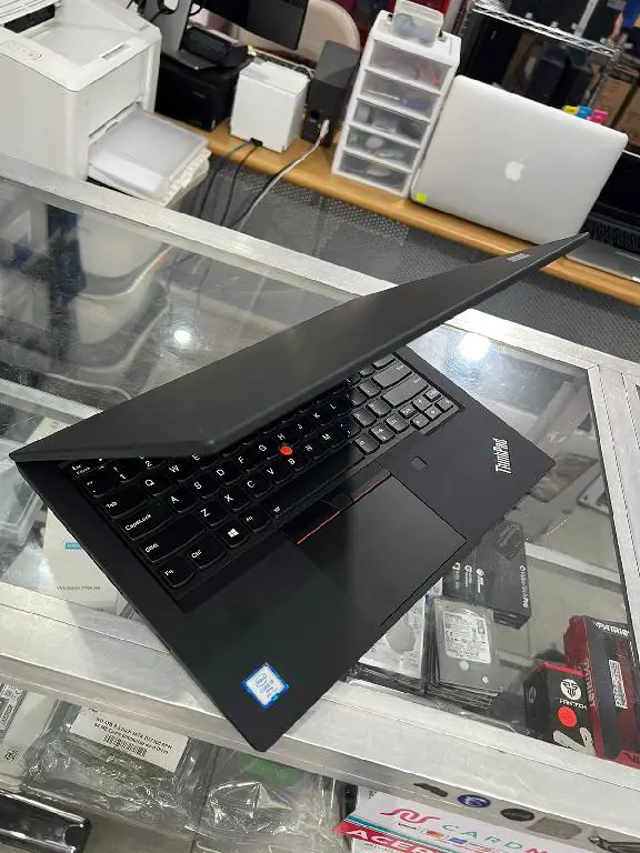 Lenovo ThinkPad T490 Touchscreen  Foto 7239638-R1.jpg