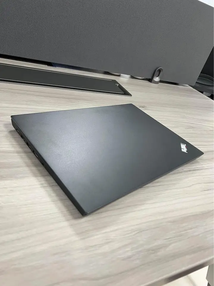 Lenovo ThinkPad E14  Foto 7239642-2.jpg
