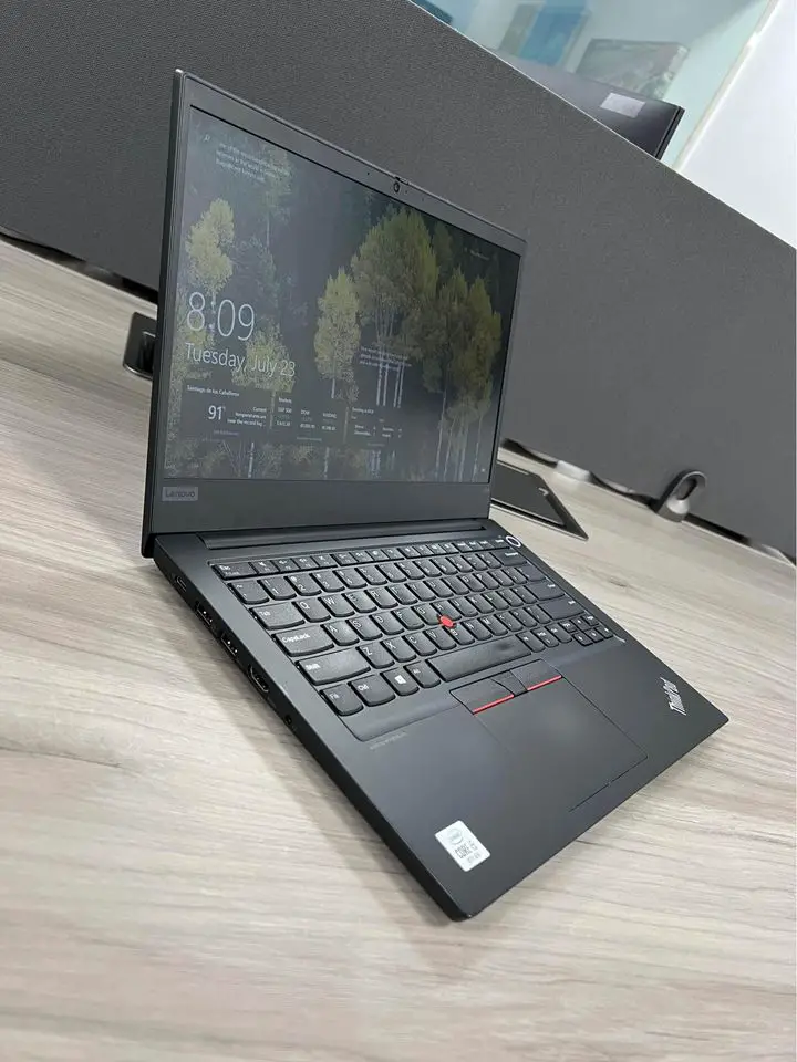 Lenovo ThinkPad E14  Foto 7239642-4.jpg