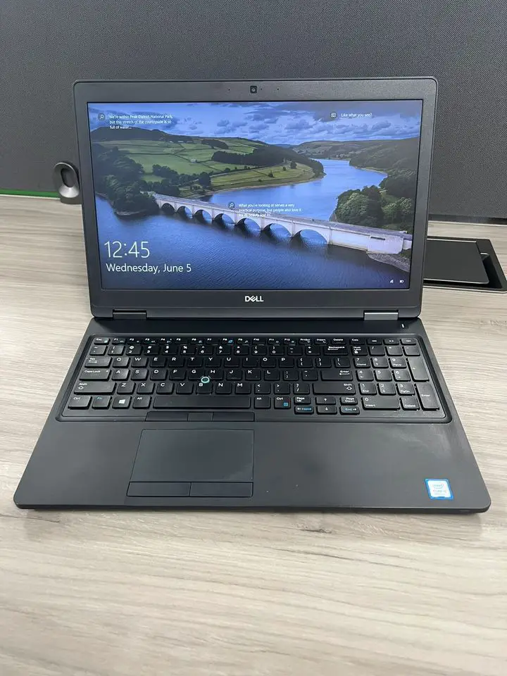 Dell Latitude 5590  Foto 7239644-1.jpg