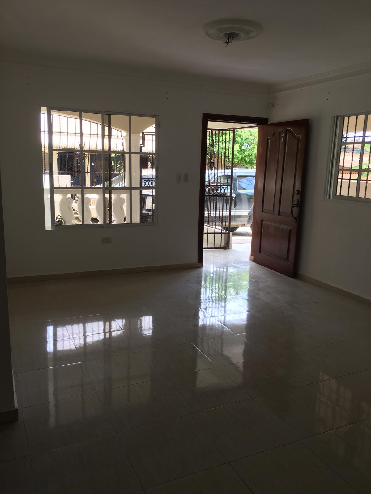 Casa en Residencial Cerrado con Patio Amplio SDE Foto 7239692-1.jpg