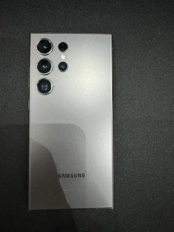 Samsung Galaxy S24 Ultra - 512GB Foto 7239867-1.jpg