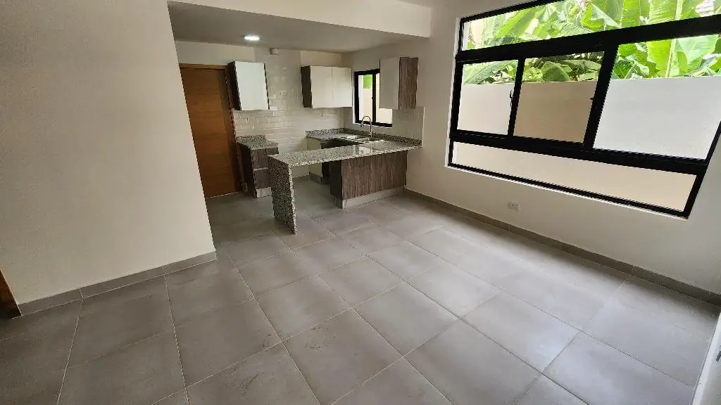 Casa en venta en brisa oriental nueva de 3 niveles a paso de la av eco Foto 7240168-2.jpg
