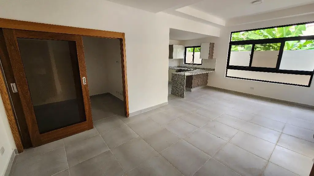 Casa en venta en brisa oriental nueva de 3 niveles a paso de la av eco Foto 7240168-4.jpg