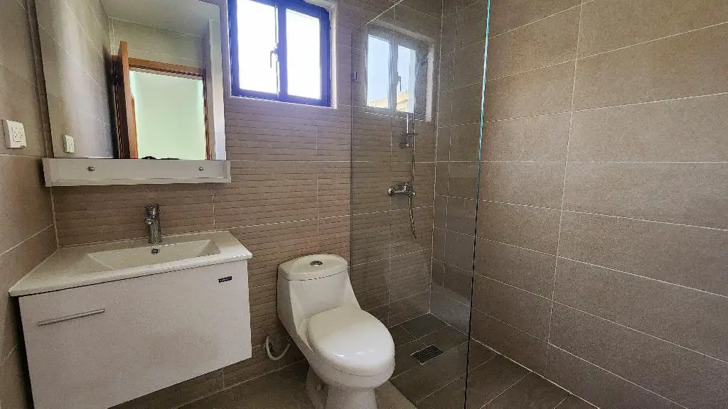 Casa en venta en brisa oriental nueva de 3 niveles a paso de la av eco Foto 7240168-7.jpg