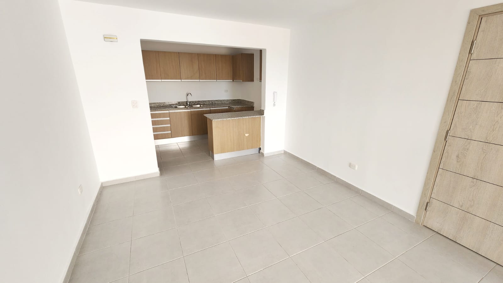 Apartamento en venta en moderna torre de la jacobo majluta piso 6 con  Foto 7240174-2.jpg