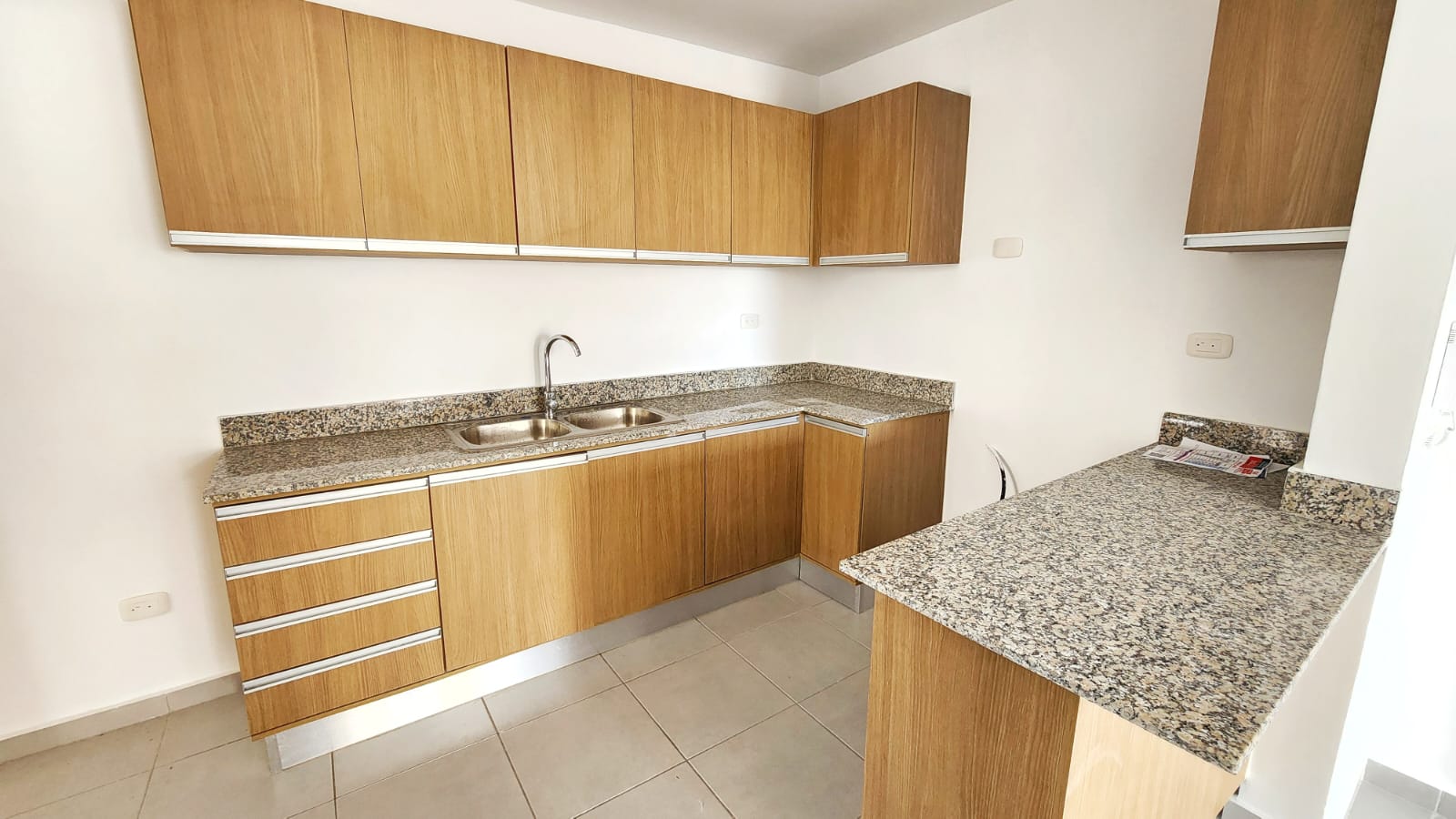 Apartamento en venta en moderna torre de la jacobo majluta piso 6 con  Foto 7240174-3.jpg