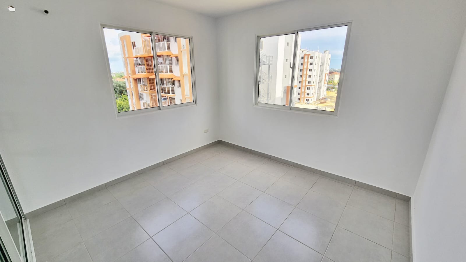 Apartamento en venta en moderna torre de la jacobo majluta piso 6 con  Foto 7240174-9.jpg