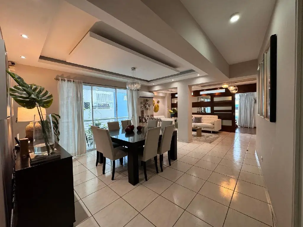 Apartamento 228 m2 y tres habitaciones en Urb. Real Foto 7240255-3.jpg