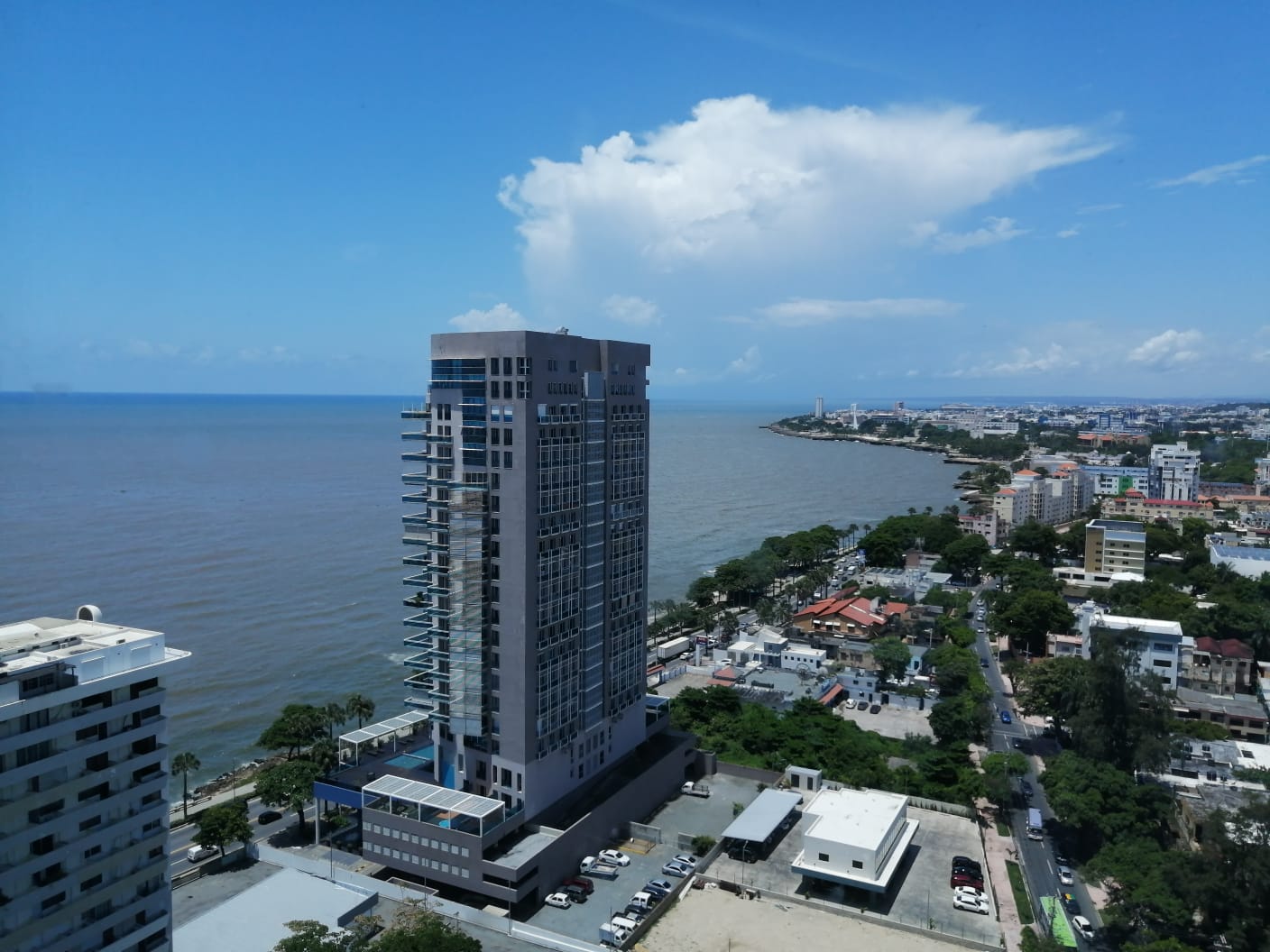 Amplio Apartamento Amueblado En Malecón Center De 2 Habitaciones.  Foto 7240313-h1.jpg