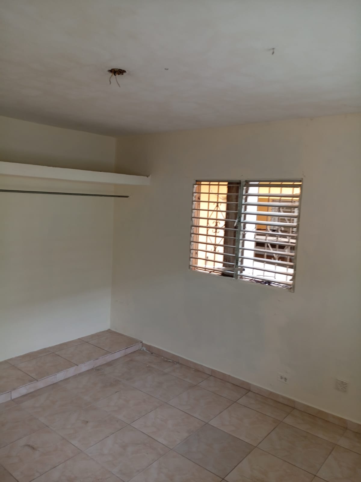 VENDO DOS CASAS UNA ENCIMA DE LA OTRA. SANTO DOMINGO ESTE. Foto 7240345-10.jpg