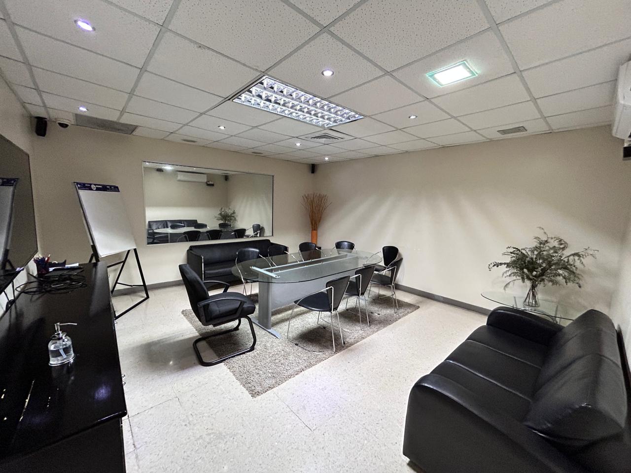 Local en Plaza Comercial de 125 m2 en Bella Vista Foto 7240395-4.jpg