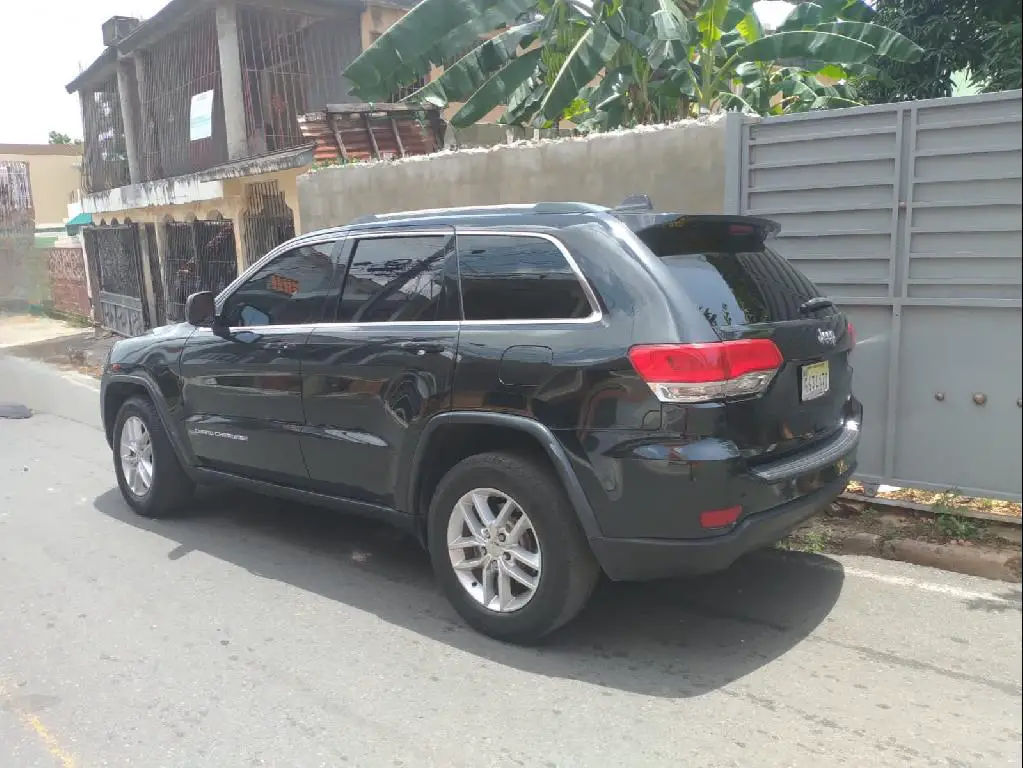 2016 Jeep Grand Cherokee  en Santo Domingo Este Foto 7240520-3.jpg