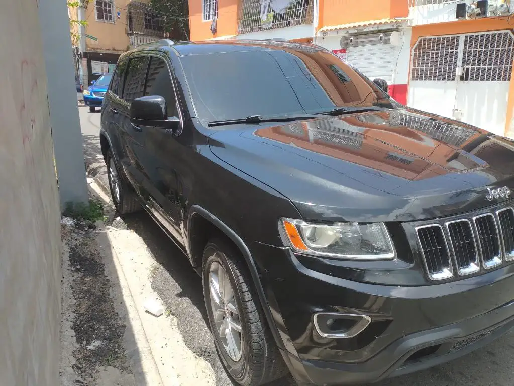 2016 Jeep Grand Cherokee  en Santo Domingo Este Foto 7240520-4.jpg