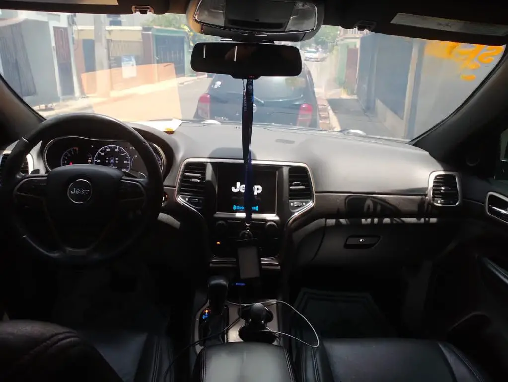 2016 Jeep Grand Cherokee  en Santo Domingo Este Foto 7240520-6.jpg