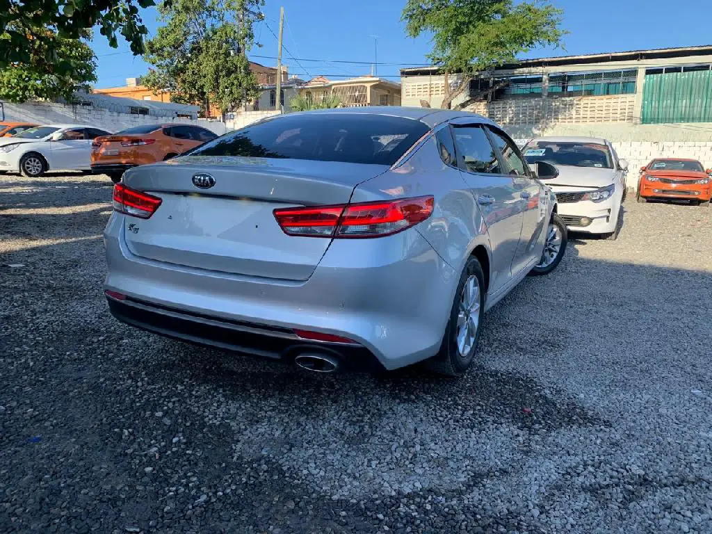 KIA K5 2017 GLP GRIS DE FRABRICA  Foto 7240555-1.jpg