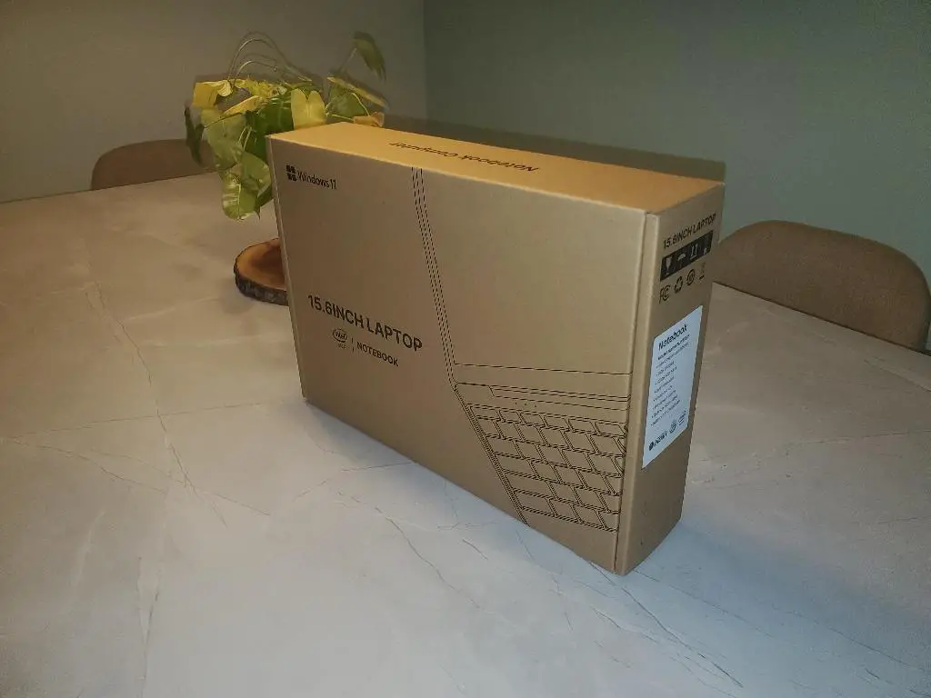 Laptop Foto 7240648-1.jpg