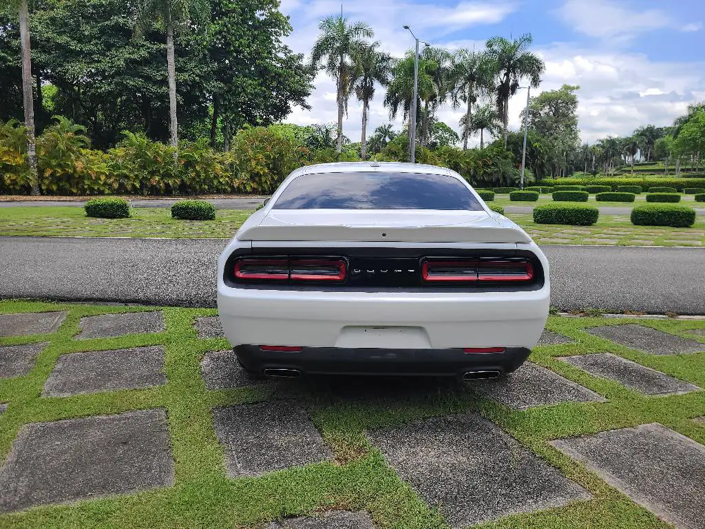 DODGE CHALLENGER V6 2015  Foto 7240673-7.jpg