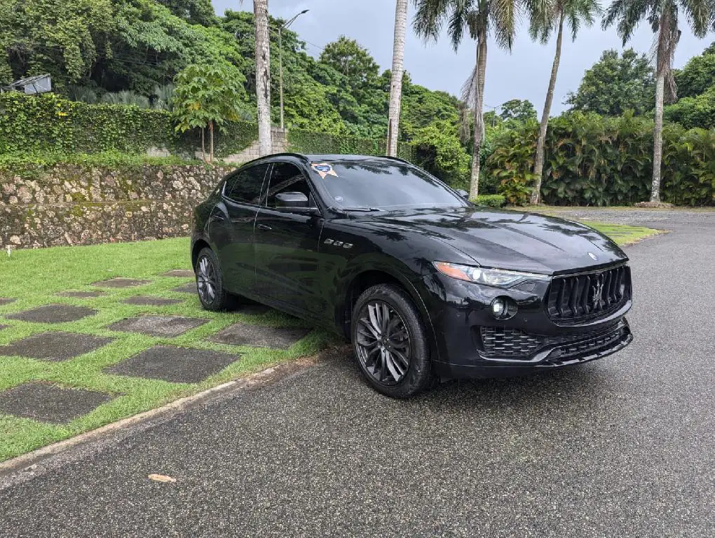 MASERATI LEVANTE Q4 2020  Foto 7240729-2.jpg
