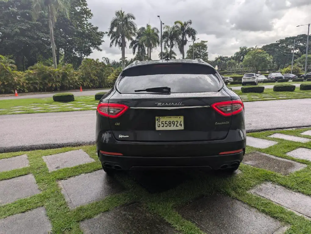 MASERATI LEVANTE Q4 2020  Foto 7240729-4.jpg