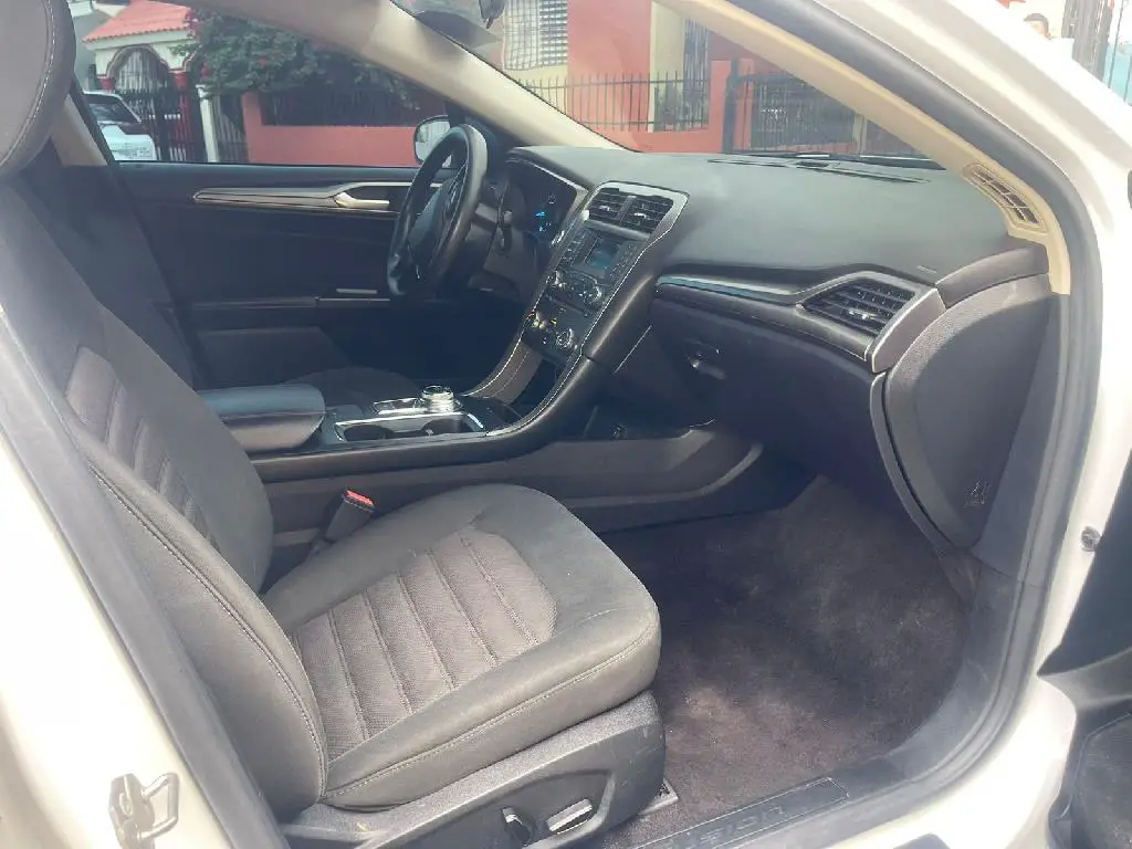 FORD FUSIÓN SE 2017 Foto 7240772-8.jpg
