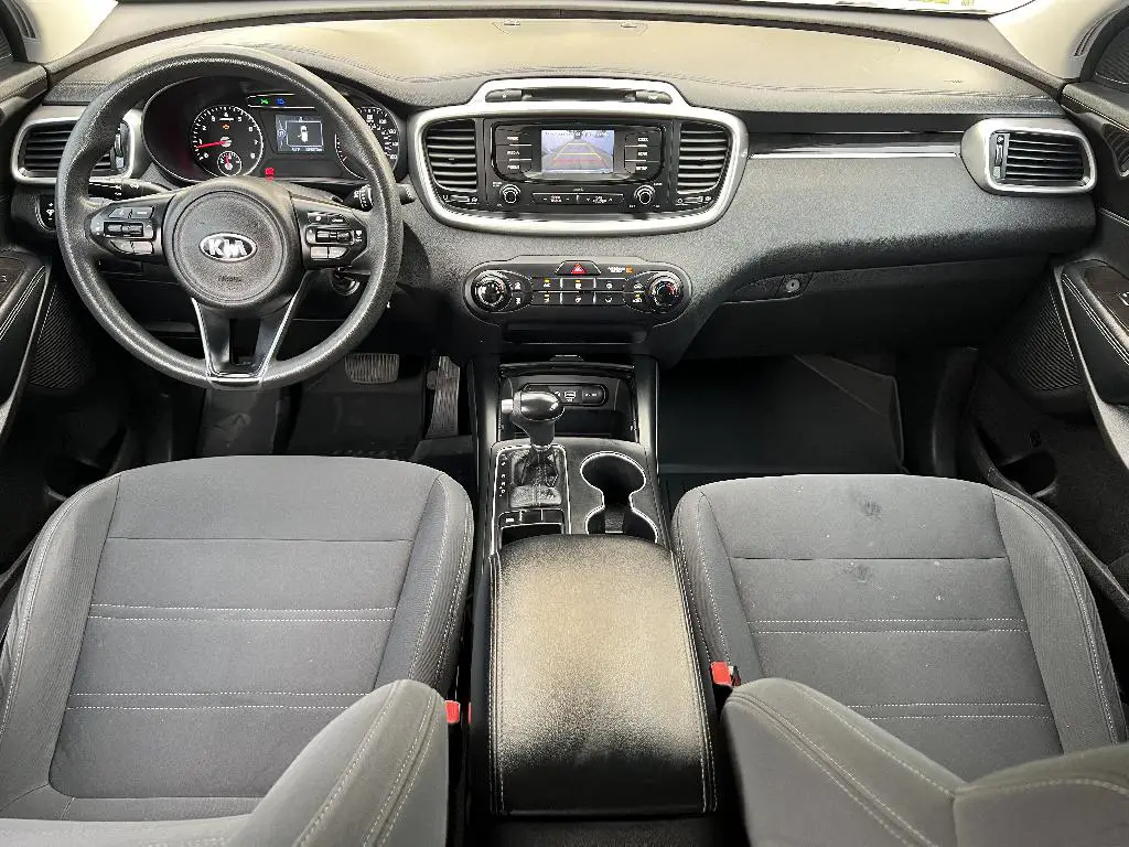 Kia Sorento 2017 3 filas clean Foto 7241103-7.jpg