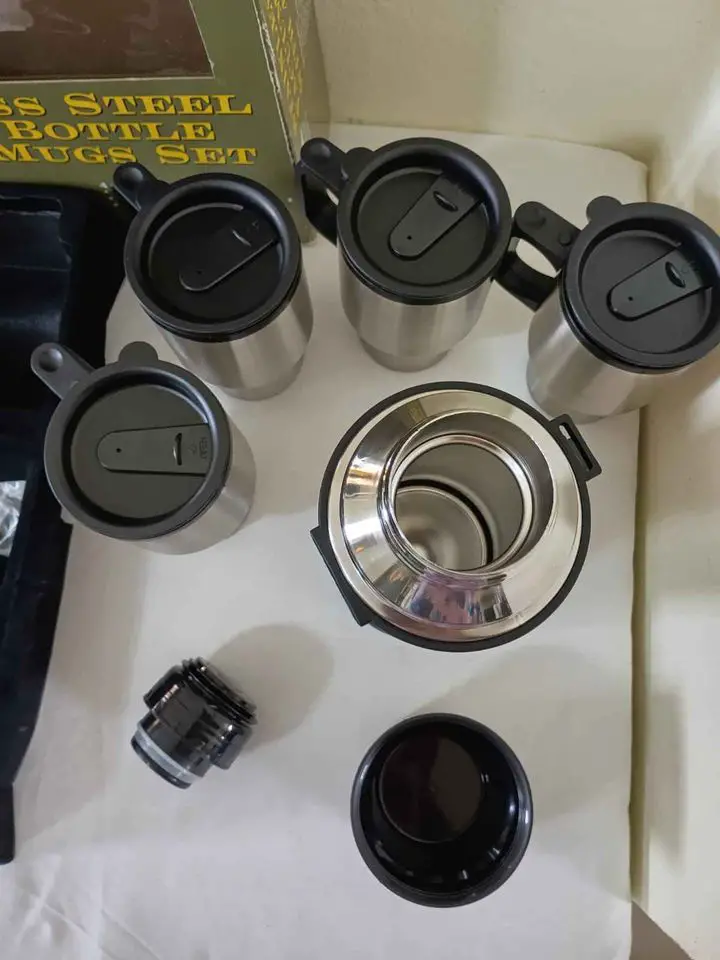 SET de termo y 4 tazas en acero inoxidable. con tazas de 14 onzas Foto 7241220-3.jpg
