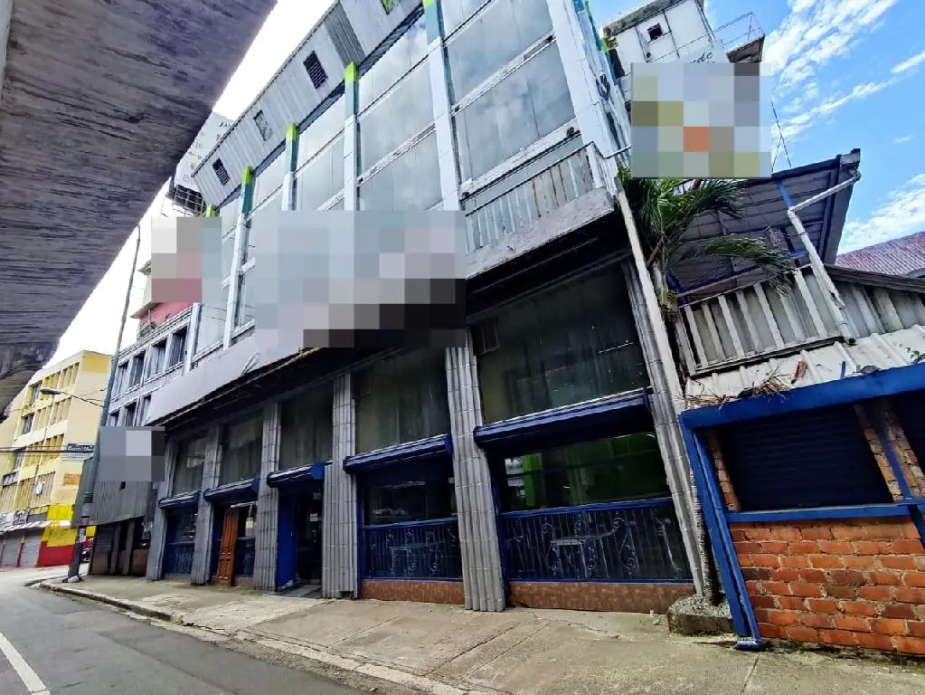 Edificio de 4 pisos amplios. Foto 7241359-Z1.jpg