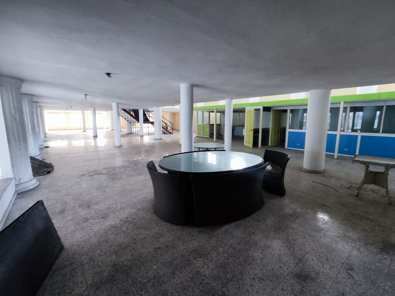 Edificio de 4 pisos amplios. Foto 7241359-q1.jpg