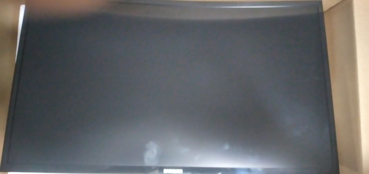 Monitor Curvo de 27 Pulgadas  Foto 7241545-4.jpg