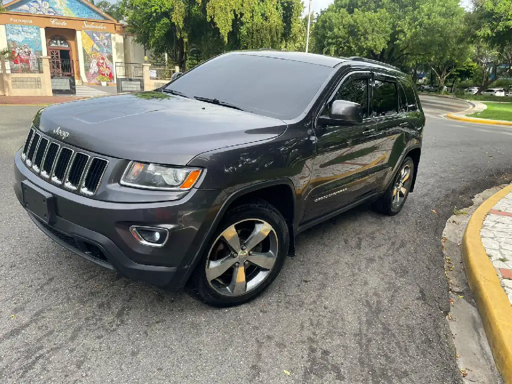 JEEP GRAND CHEROKEE LAREDO ANO 2015 4x4 Eco Foto 7241551-1.jpg
